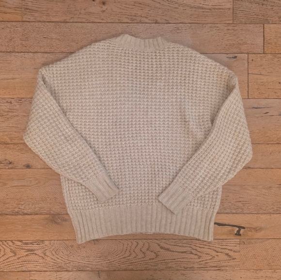 American Eagle Outfitters Oatmeal Cream Oversized Sweater Rory Gilmore Preppy - Picture 2 of 4